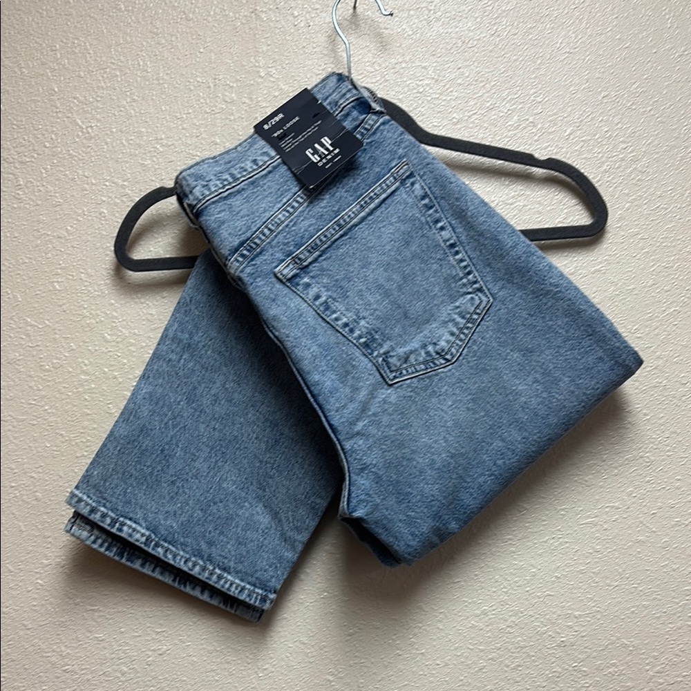 GAP 90’s Loose Blue Jeans NWT size 8/29 R -